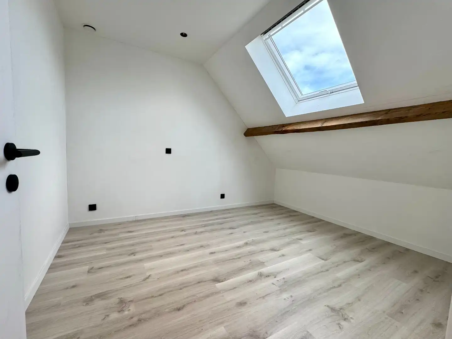 GERENOVEERDE WONING MET 3 SLPKS, TUIN EN GARAGE foto 17