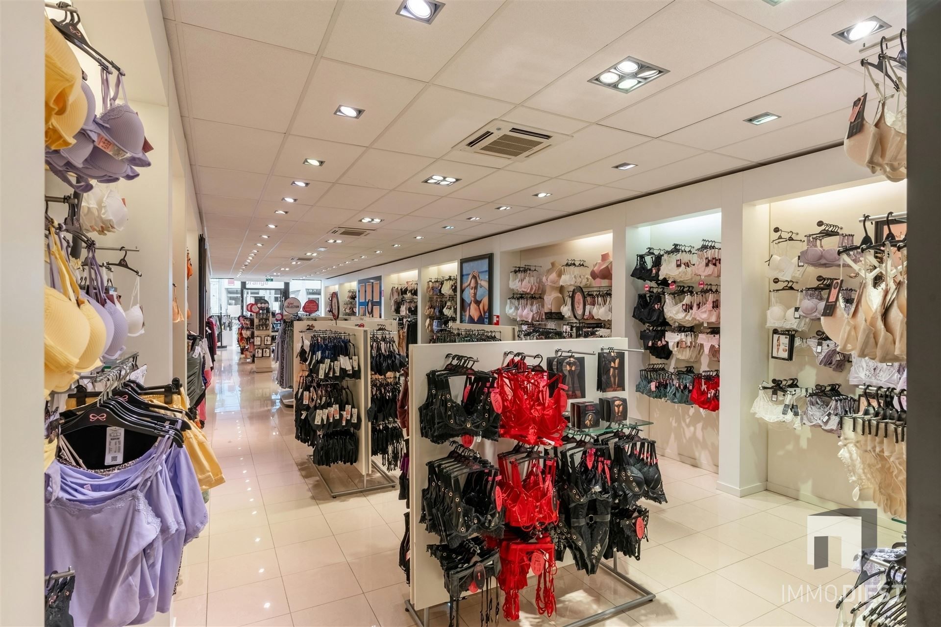 Opbrengstpand winkelcentrum van Diest (uitstekende verhuring) foto 8