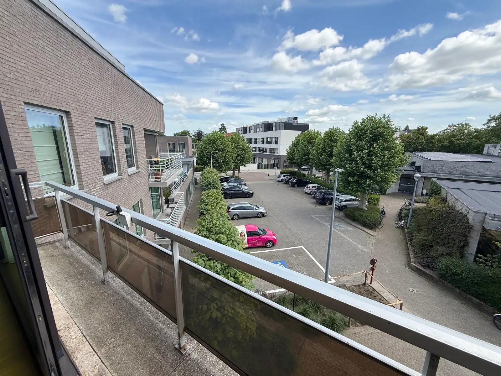 Ruim appartement met 3 slpks in centrum Sint-Kruis foto 13