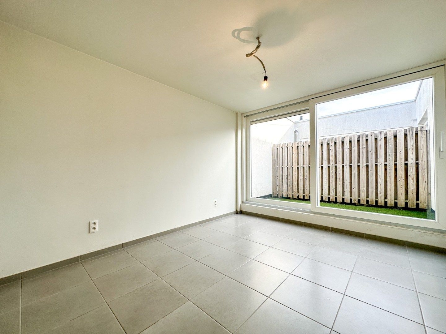 Instapklaar 1-slp appartement met terras, Torhout foto 8