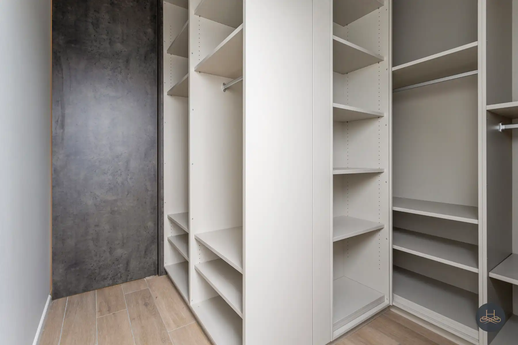 Uniek pand met ruime loods en instapklare woning foto 32