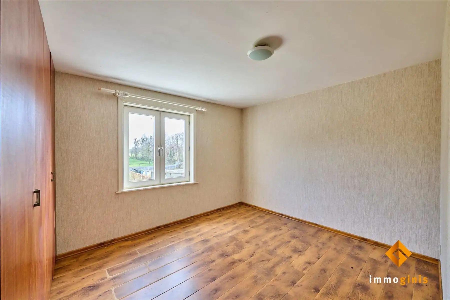 Verrassend ruime, te renoveren woning met 3 slaapkamers en uitbreidingsmogelijkheden op zolder! foto 12