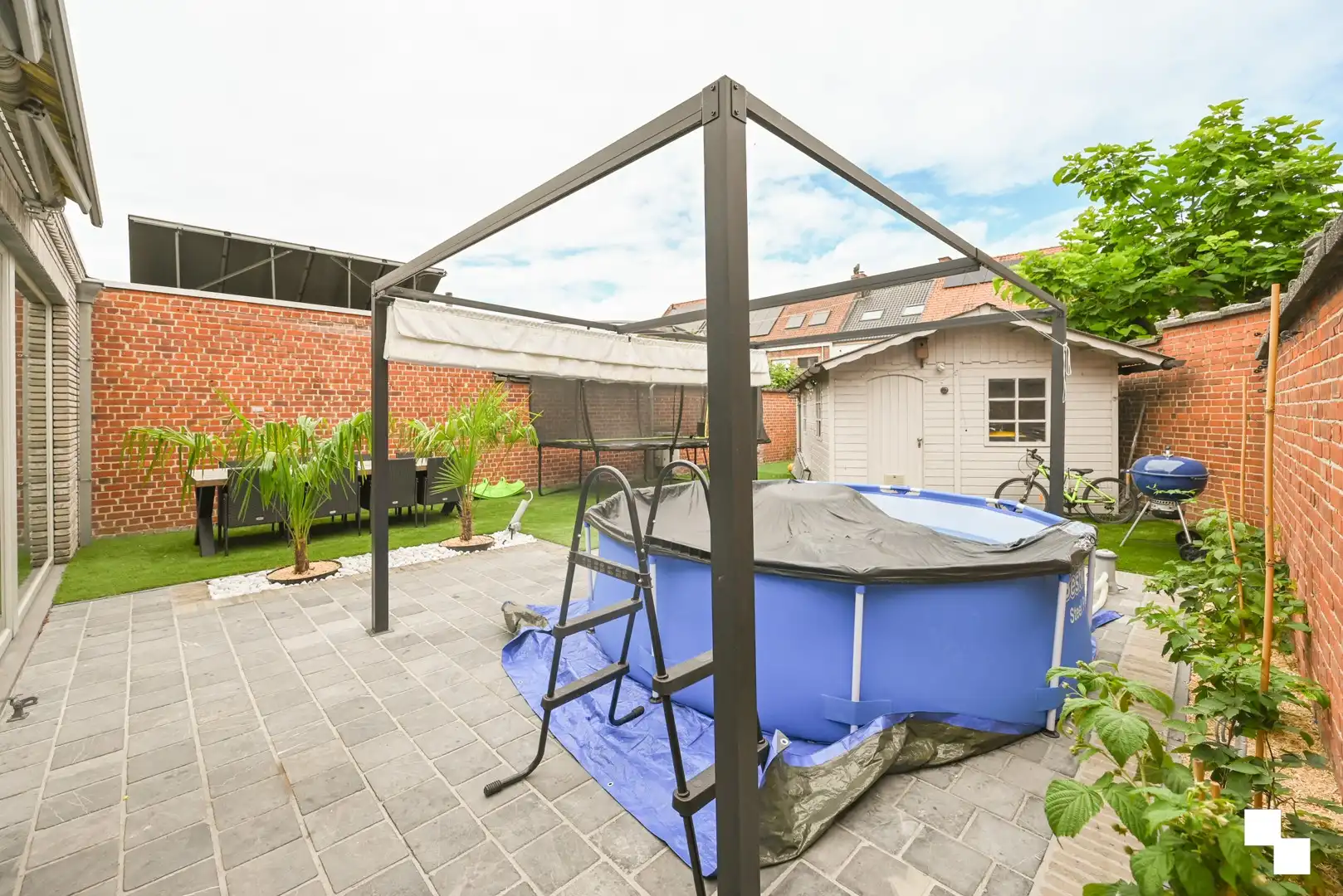 Energiezuinige, gerenoveerde gezinswoning met inpandige garage foto 19