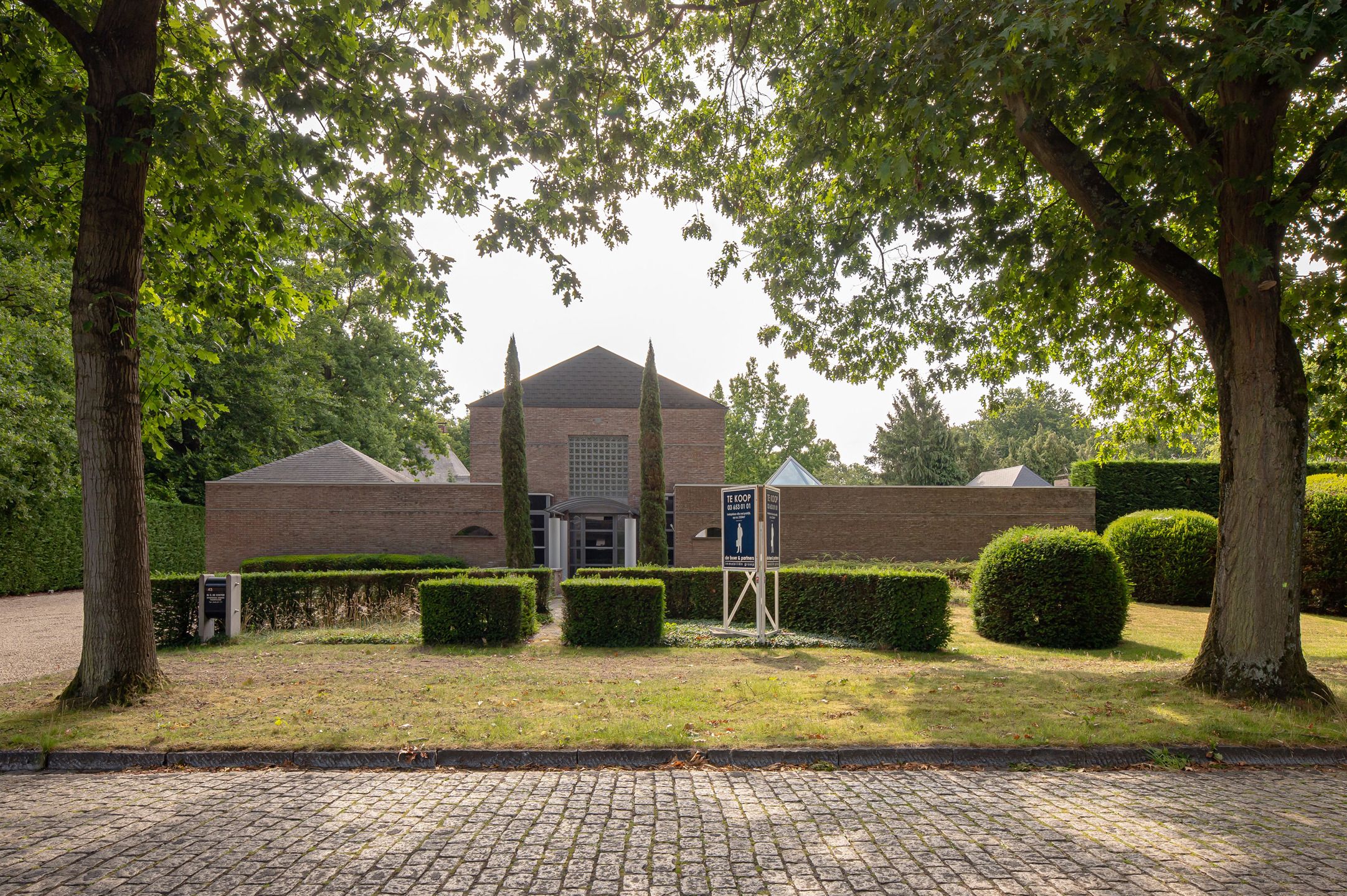 VILLA MET APARTE PRAKTIJK OF APART KANTOOR AAN HUIS (vrij beroep mogelijk!)  foto 34
