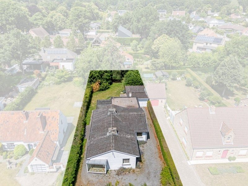 Ruime bungalow op 1.040 m² grond te Varsenare foto 2