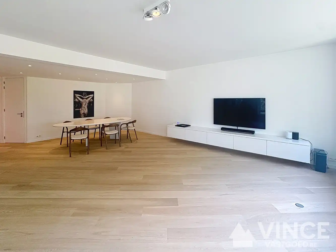 Prachtig instapklaar appartement met 2 grote slaapkamers foto 4