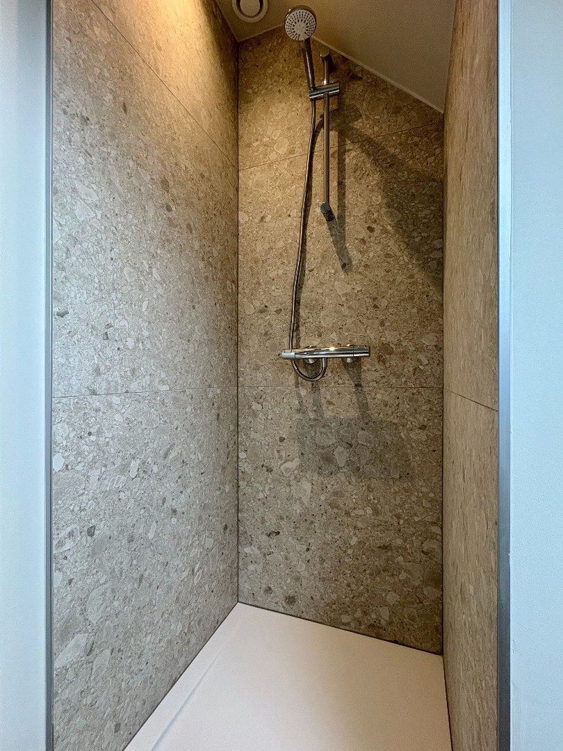 Volledig gerenoveerde woning met hoogwaardige, stijlvolle materialen te koop in Kuurne. foto 19