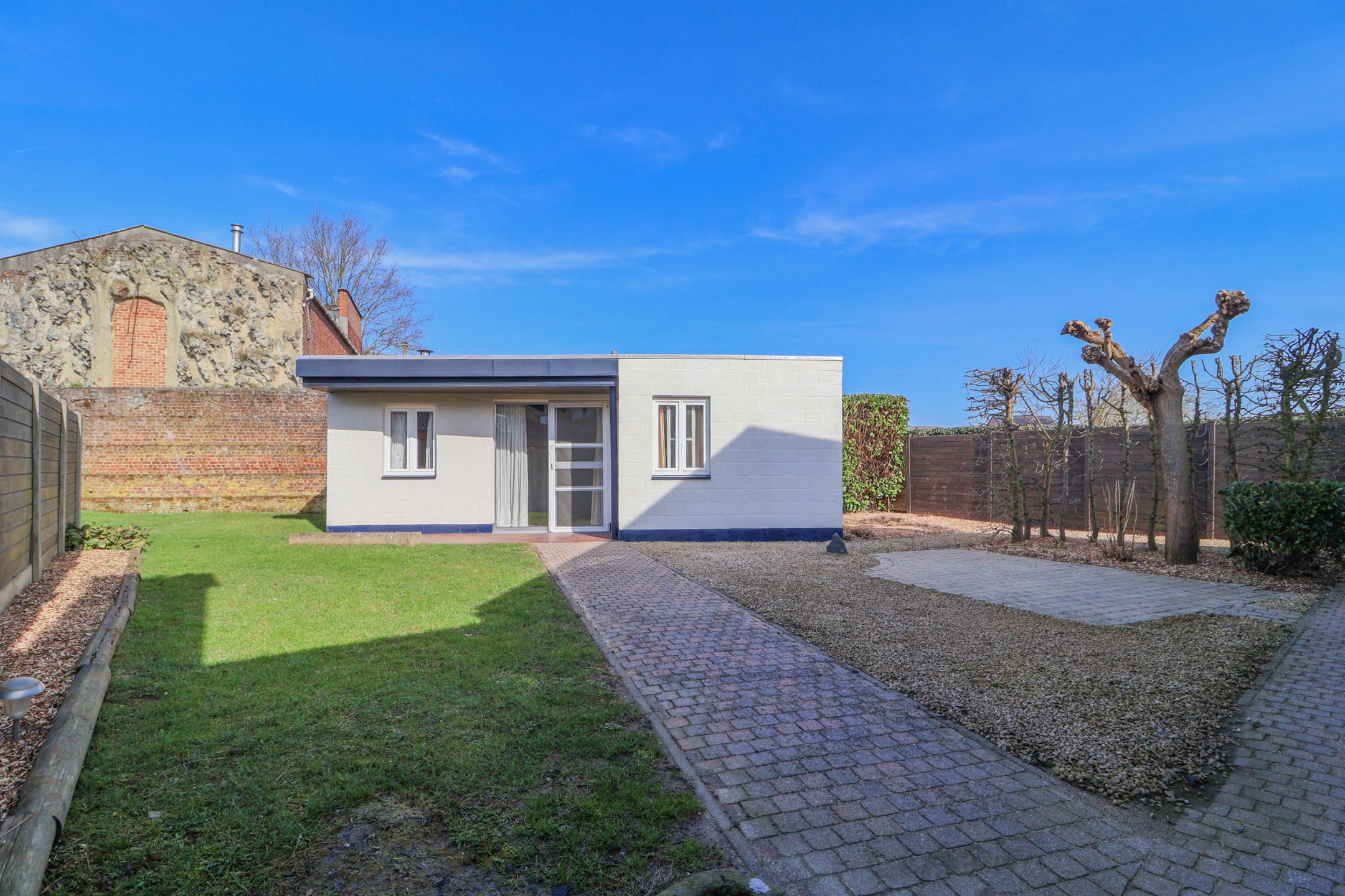 Uitstekend gelegen bungalow foto 14