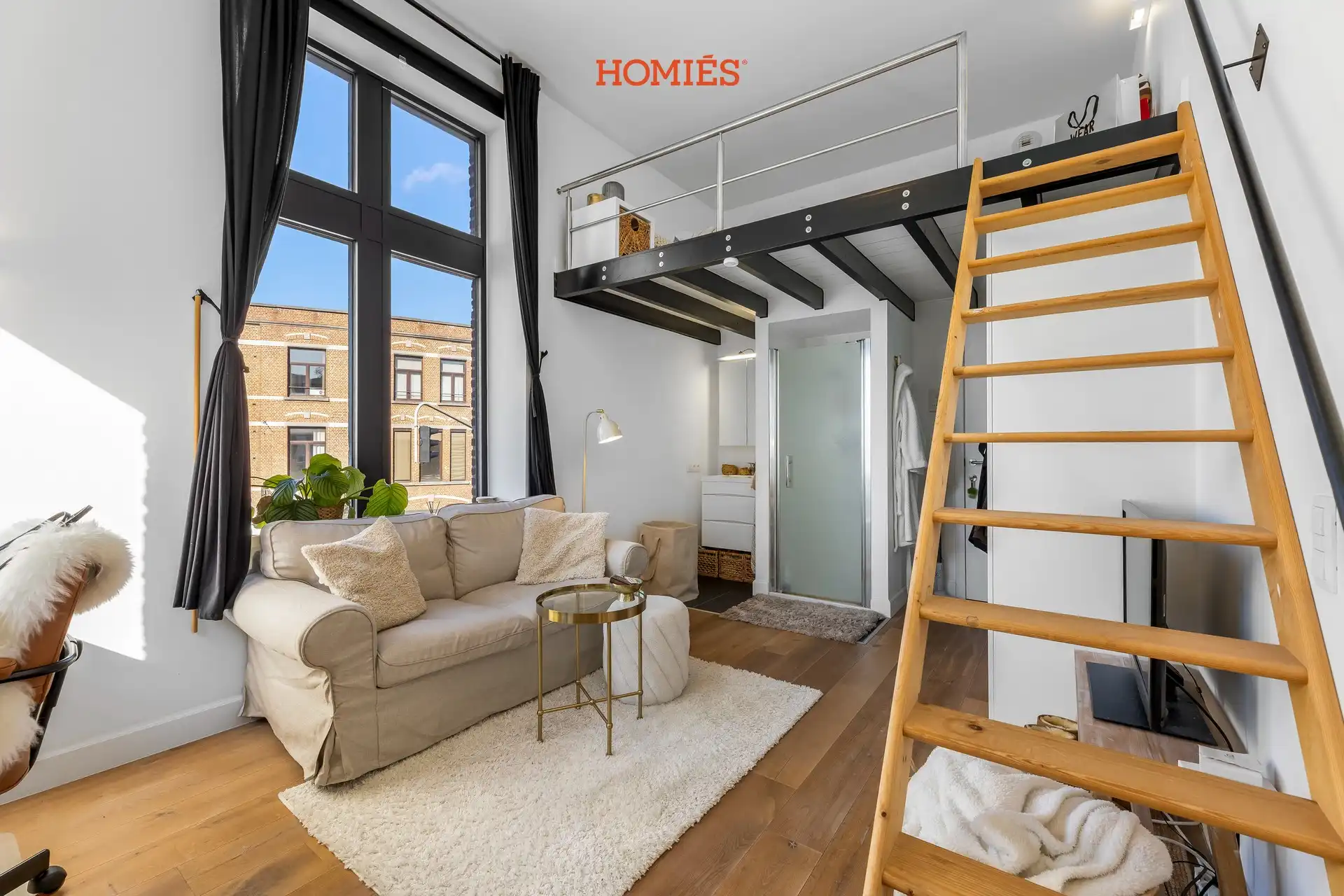 Studentenkamer met hoogslaper nabij het station foto 2