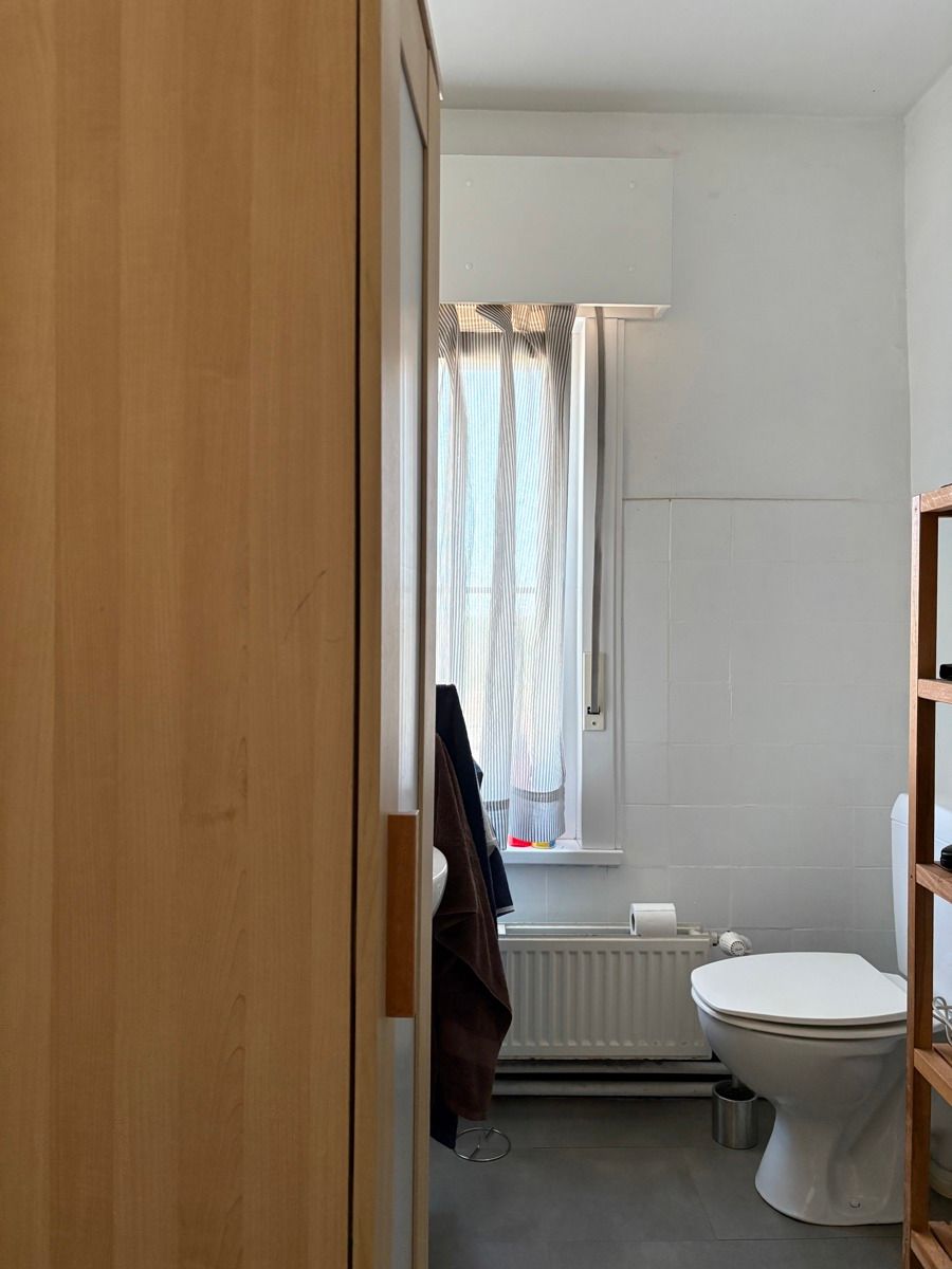 Te renoveren woning met veel potentieel  foto 15