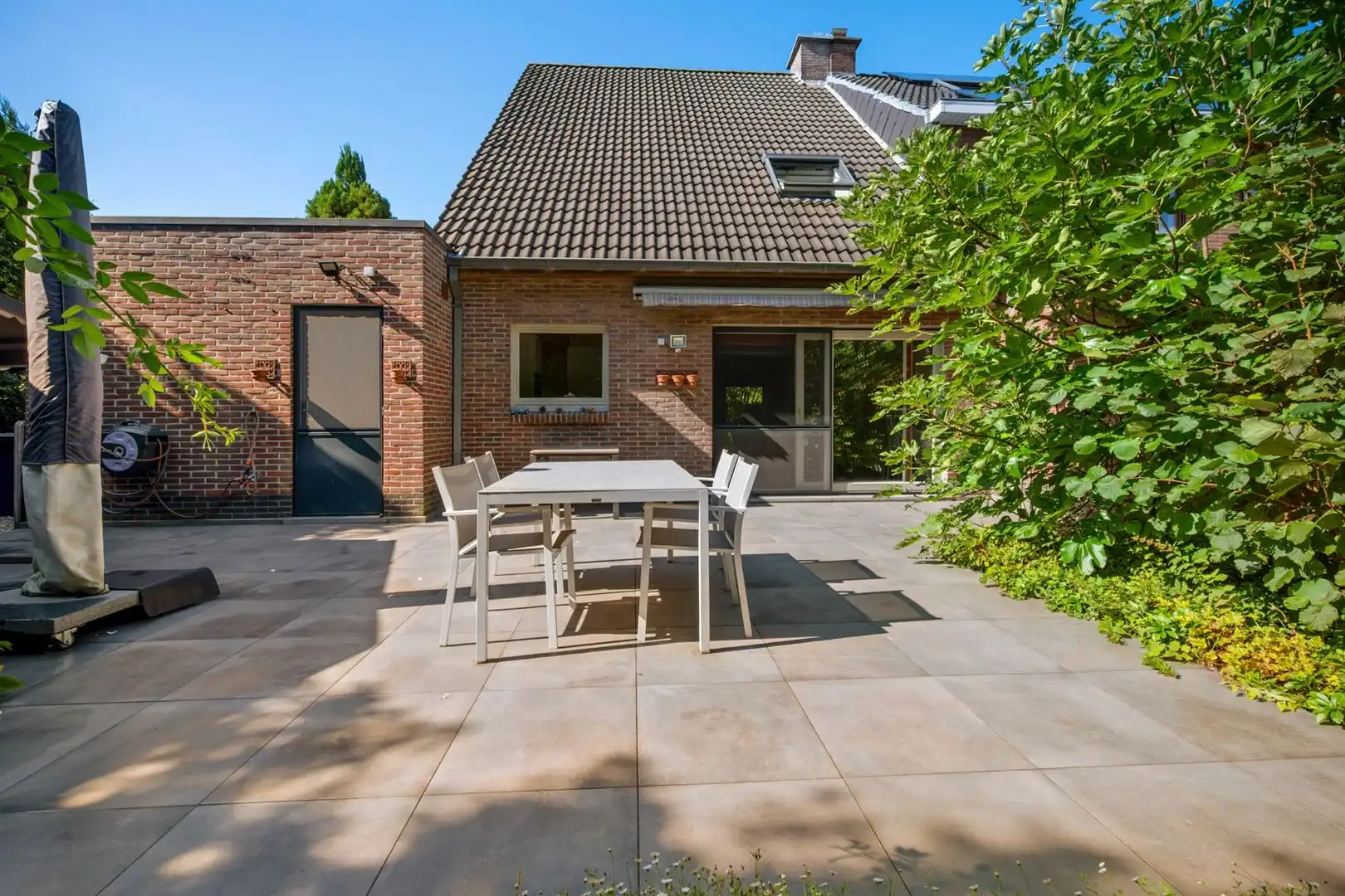 Hoofdfoto van de publicatie: Half open bebouwing