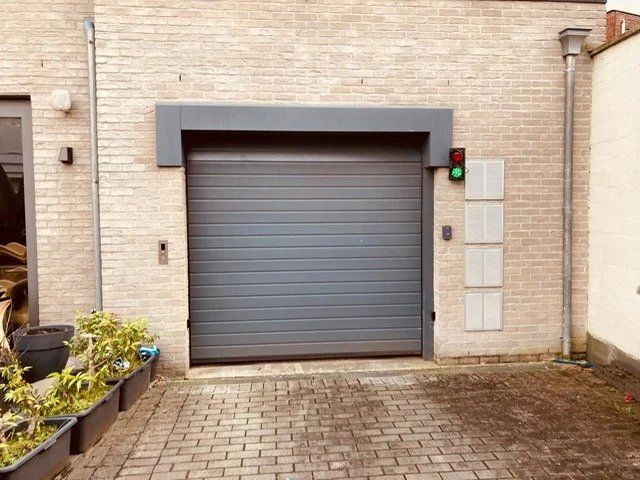 Ondergrondse staanplaats met lift te Mol centrum. foto 2