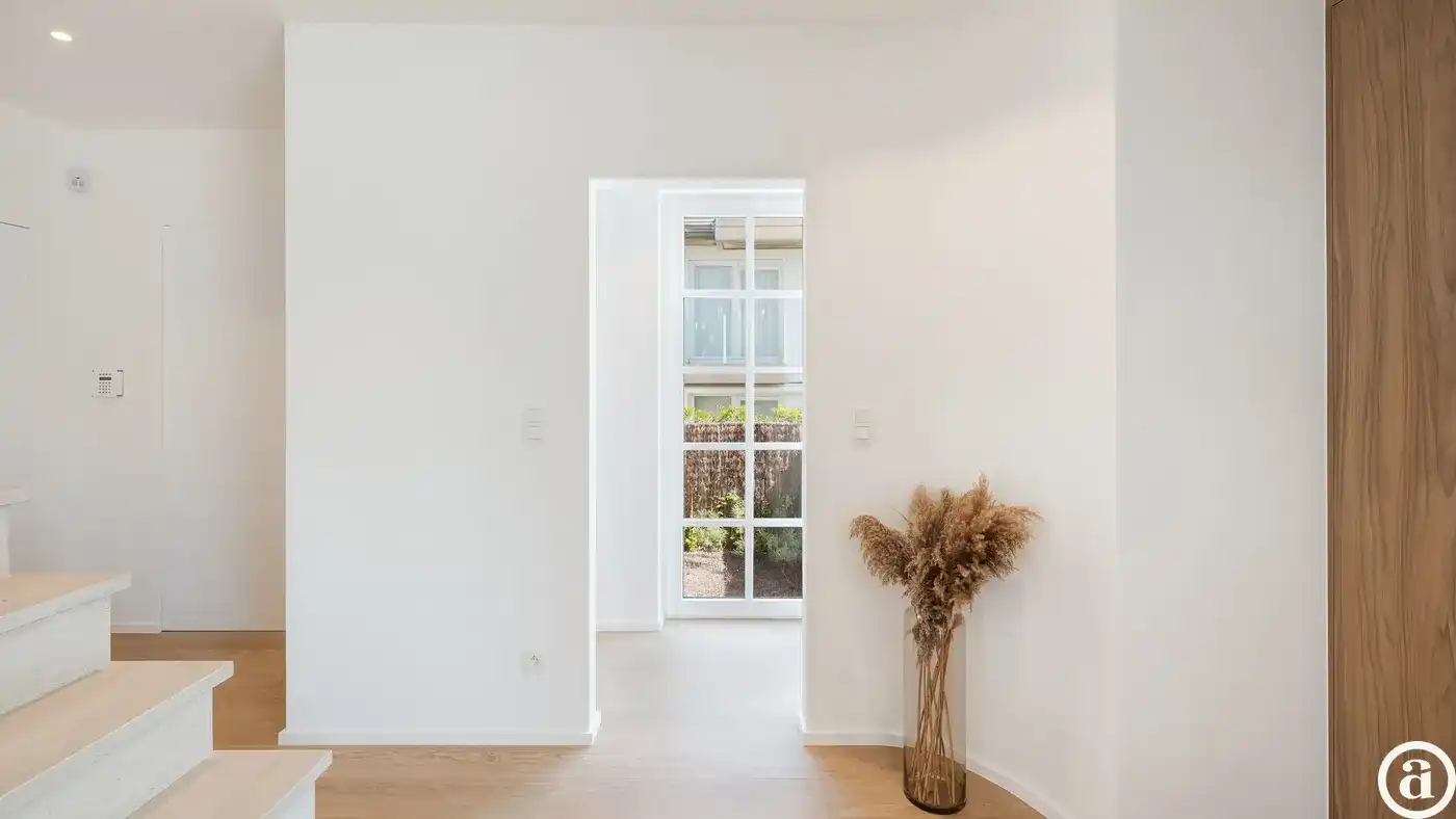 Exclusief gerenoveerde villa op een absolute toplocatie foto 26