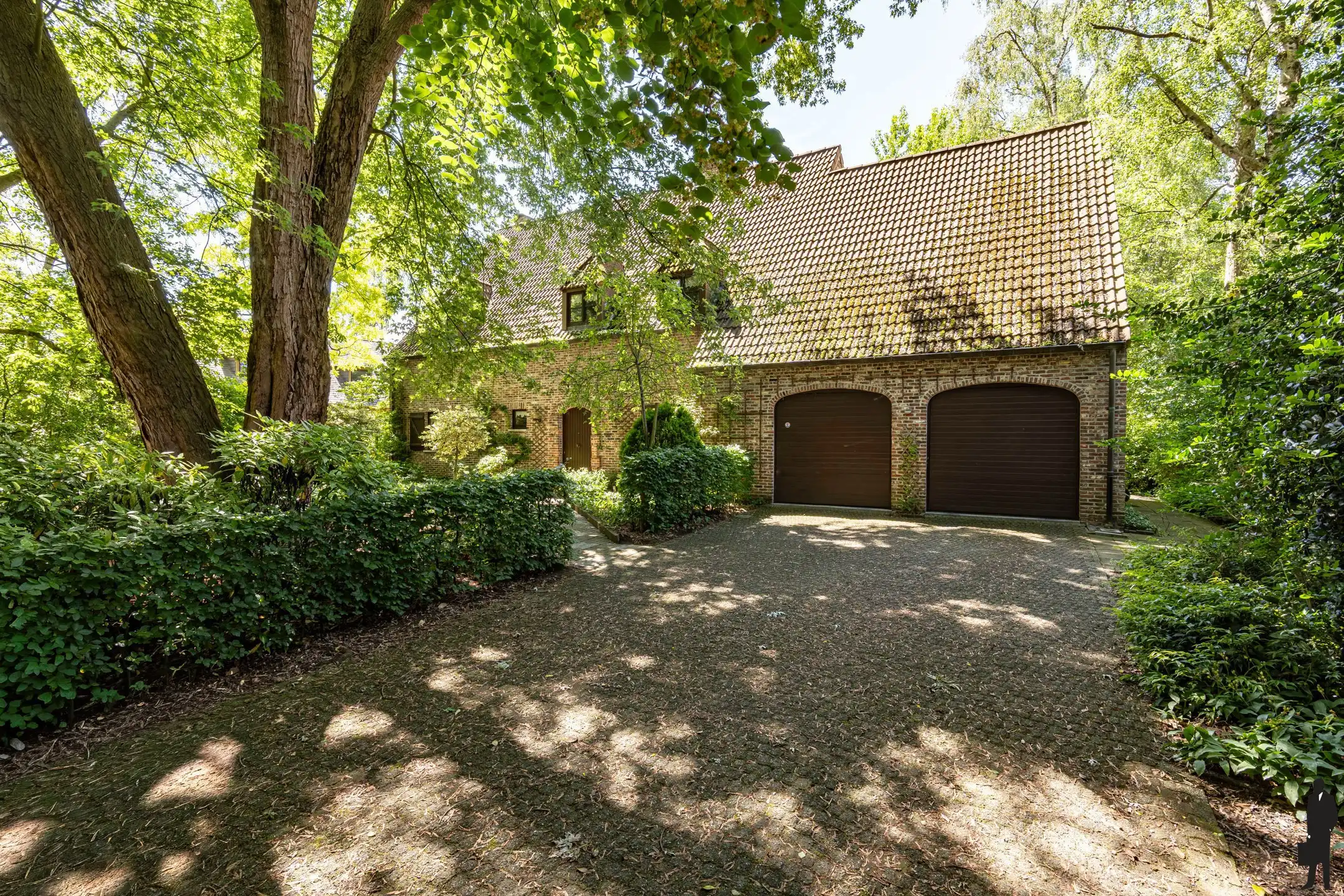 Te renoveren woning met 6 slpk. op 2.581 m² foto 2