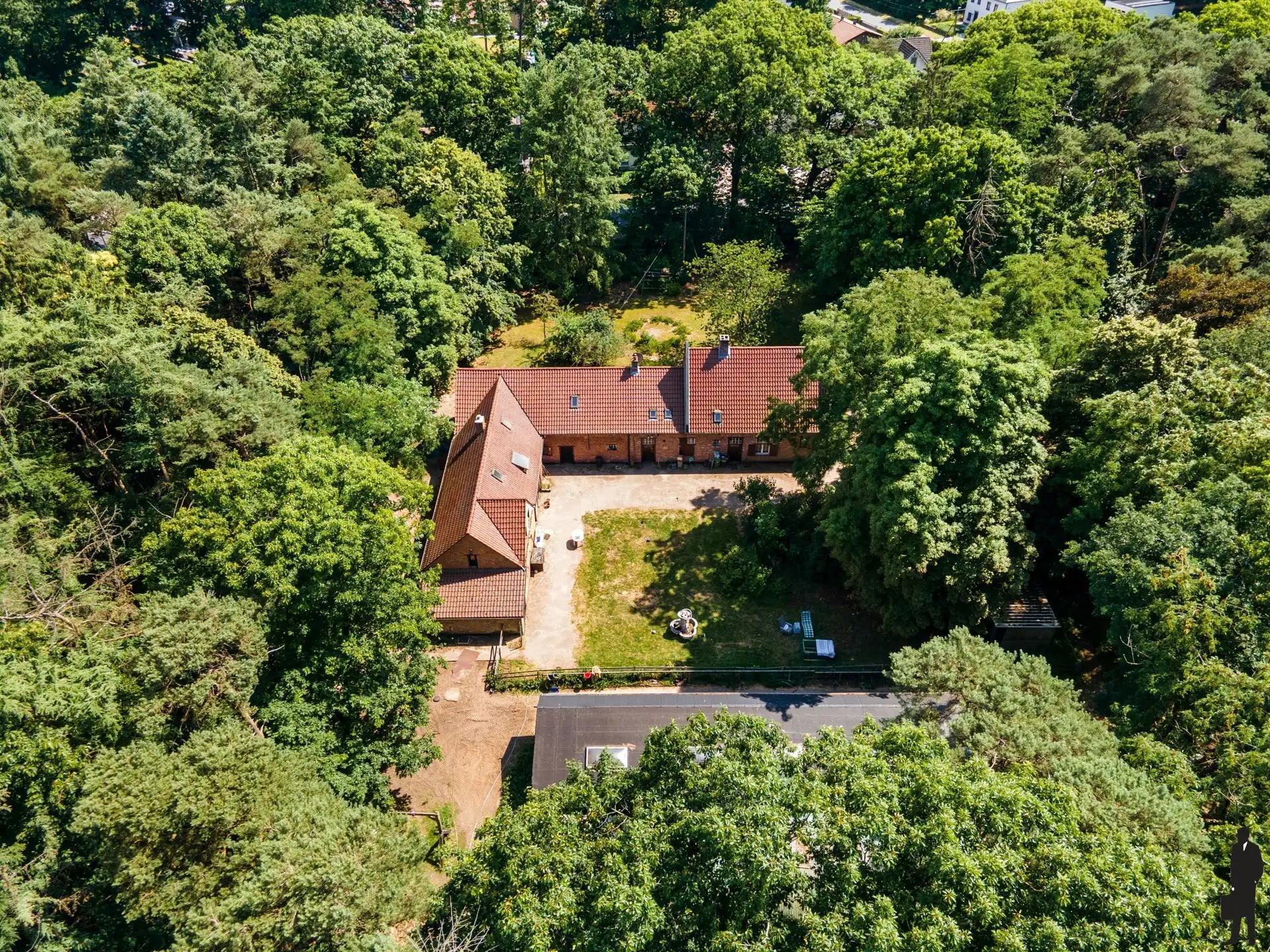 Riante hoeve op uitzonderlijk domein van bijna 10 ha foto 35