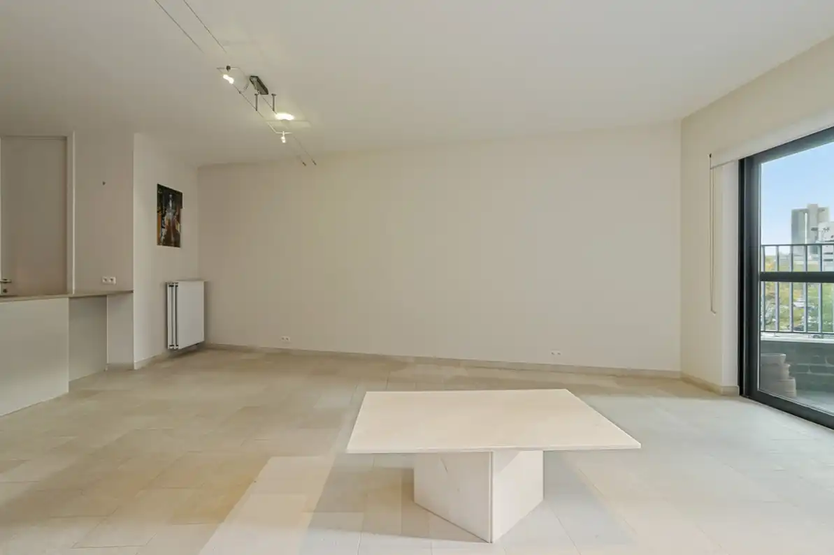 Stijlvol appartement in iconisch gebouw met ruim terras in hartje Aalst foto 3