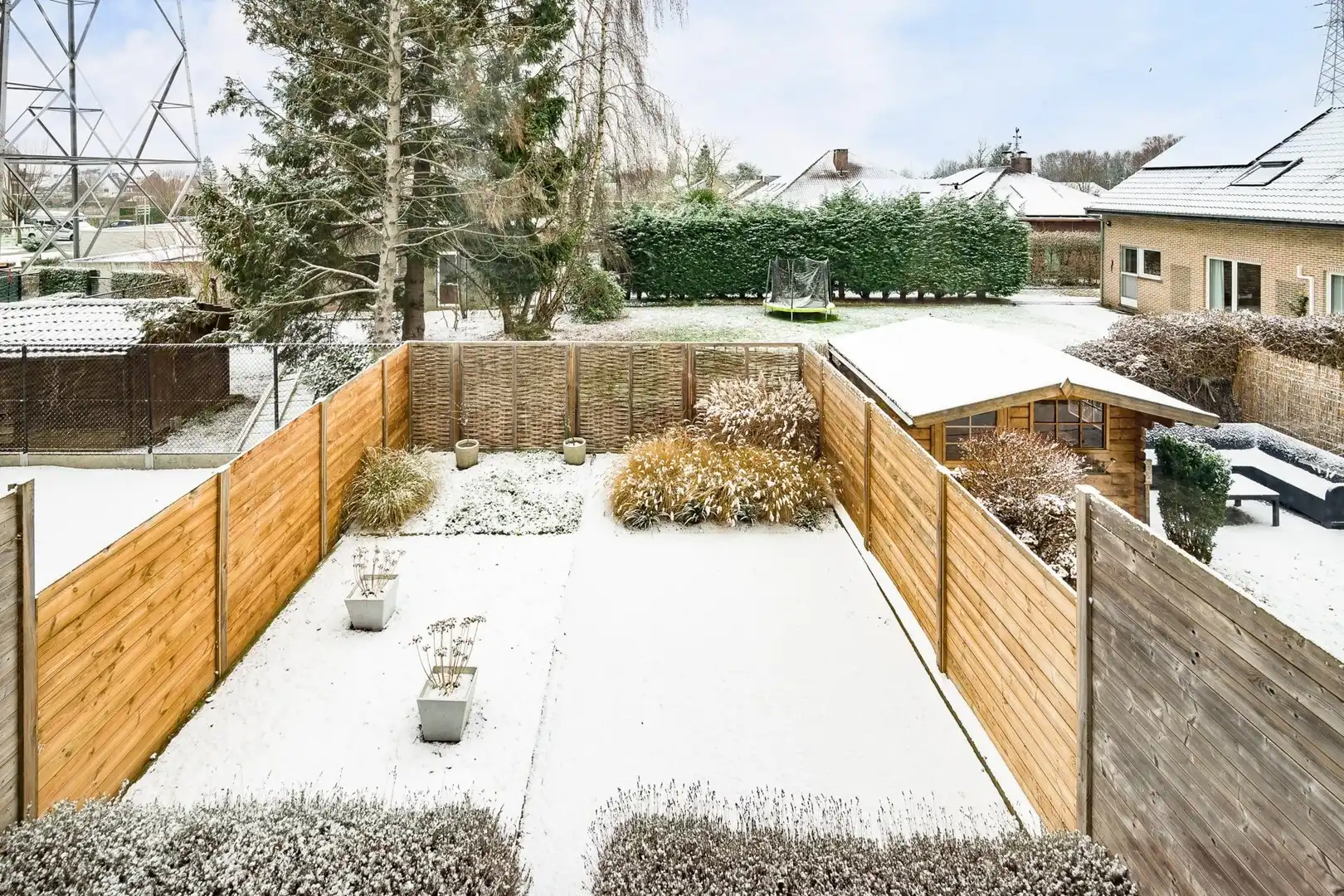 Instapklare woning met garage in een rustige straat! foto 14