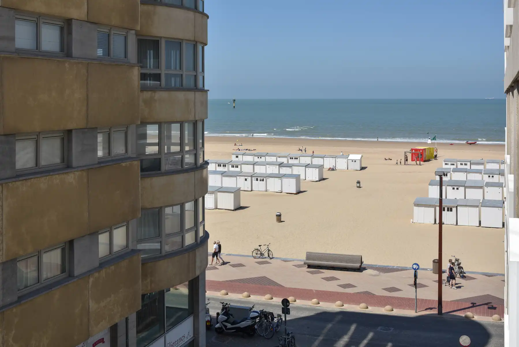 Gerenoveerd appartement met zijdelings zeezicht in het Zoute foto 13