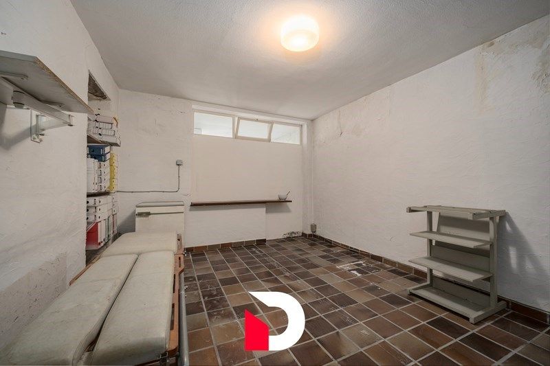 Eclectische burgerwoning op de rand van de historische stadskern foto 16