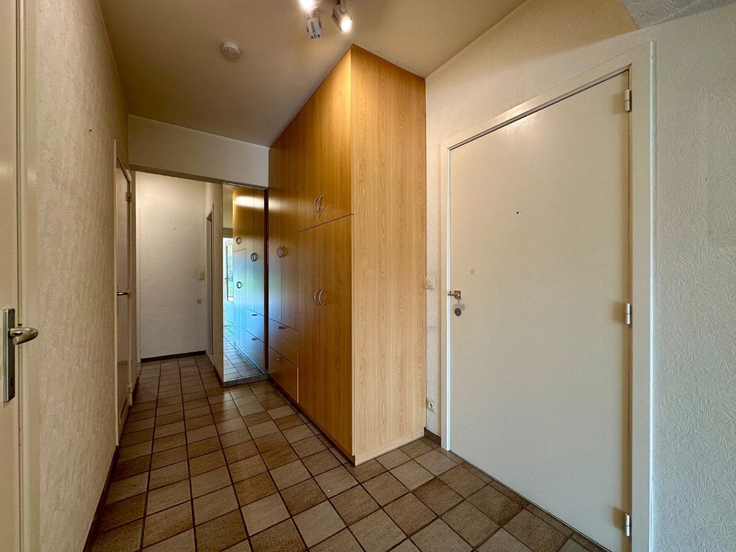 Appartement op rustige ligging te Sint-Andries foto 4