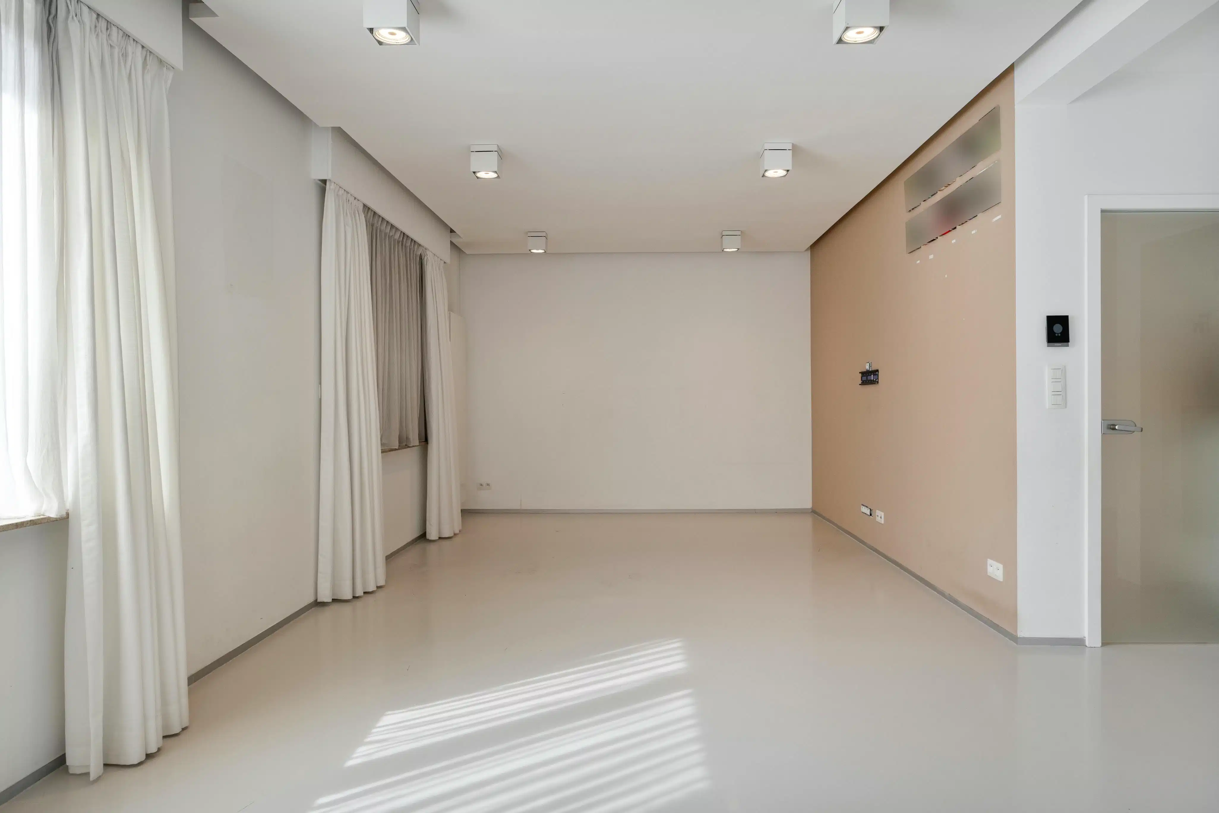 Driegevel huis met 4 slaapkamers, garage en tuin in Wemmel  foto 3