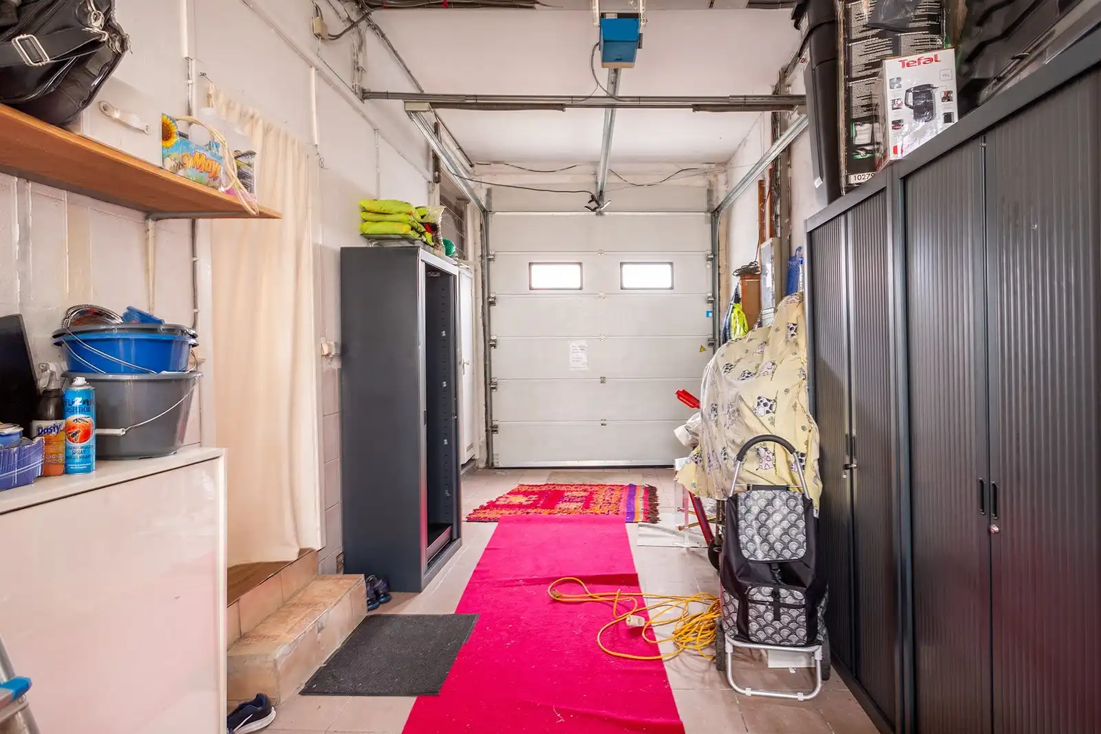 Op te frissen ruime woning met 7 slpk,3 badkamers,terras en garage foto 15