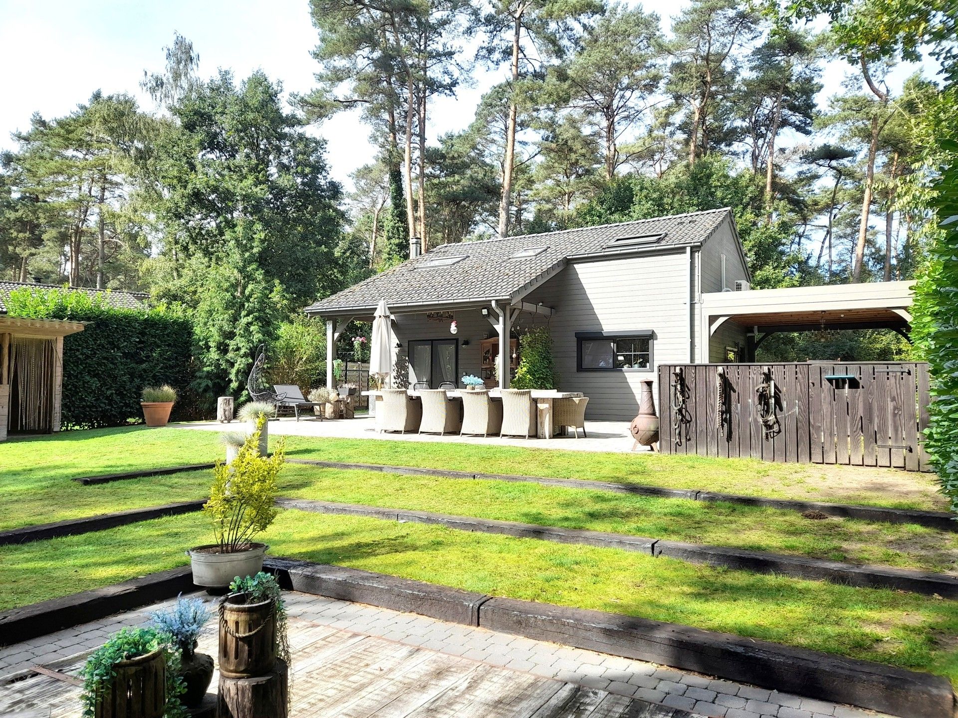 Wordt deze mooie bungalow jouw zomerverblijf in 2026? foto {{pictureIndex}}