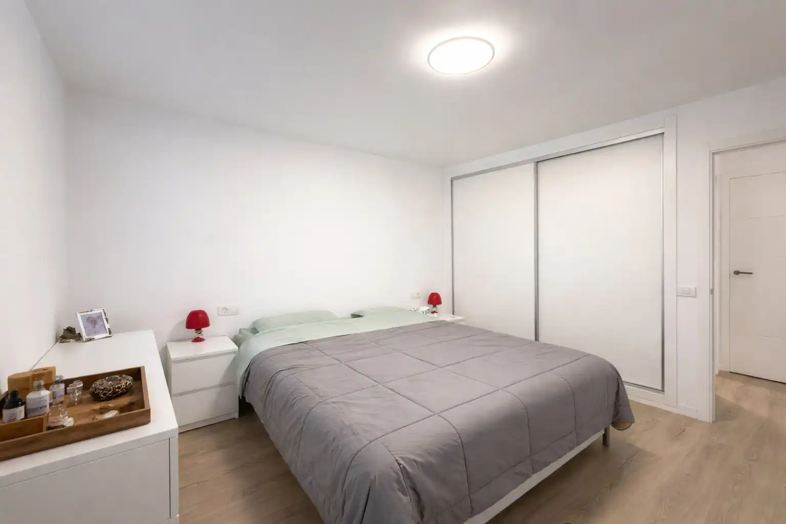 Gerenoveerd gelijkvloersappartement met zeezicht  foto 9