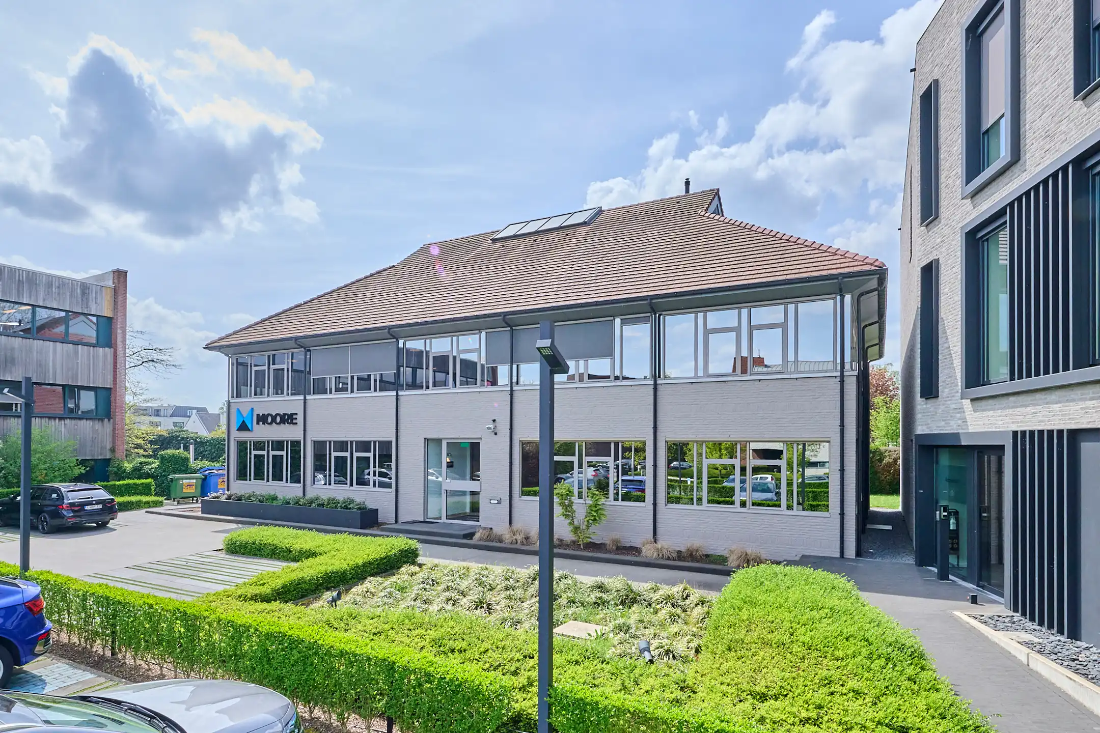 Kantoorgebouw te huur in Hasselt foto 2