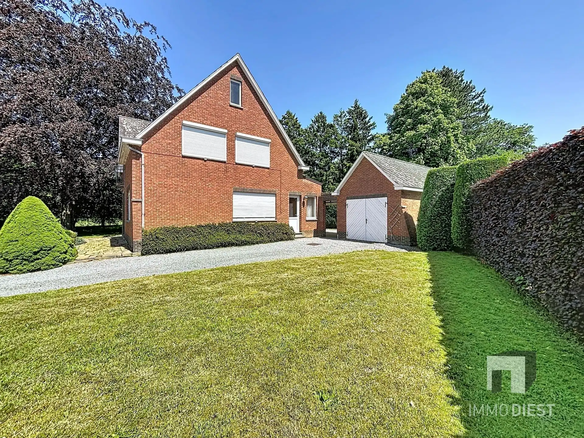 ZATERDAG 13.06 KIJKMOMENT VAN 13.00U TOT 15.00U. Charme troef in deze te renoveren woning op een ruim perceel te Vorst! foto 32