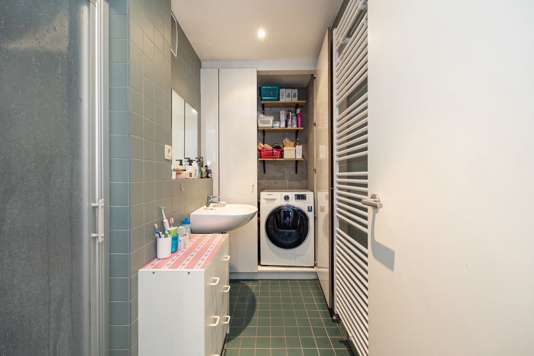 Instapklaar 2-slaapkamerappartement nabij de Grote Markt! foto 5