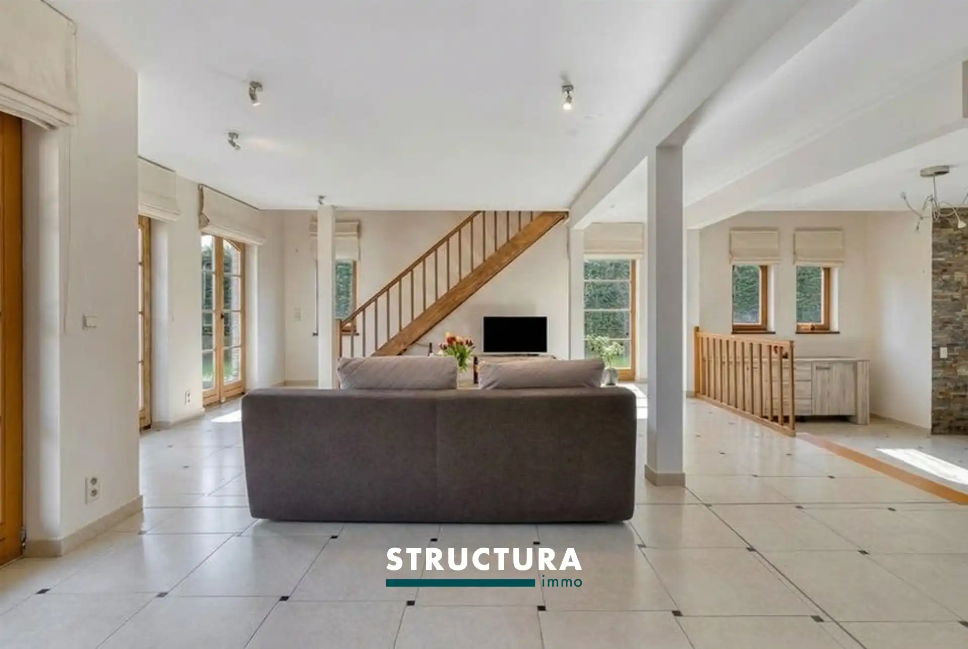 Instapklare villa met 4 slaapkamers, grote tuin en absolute privacy foto 9