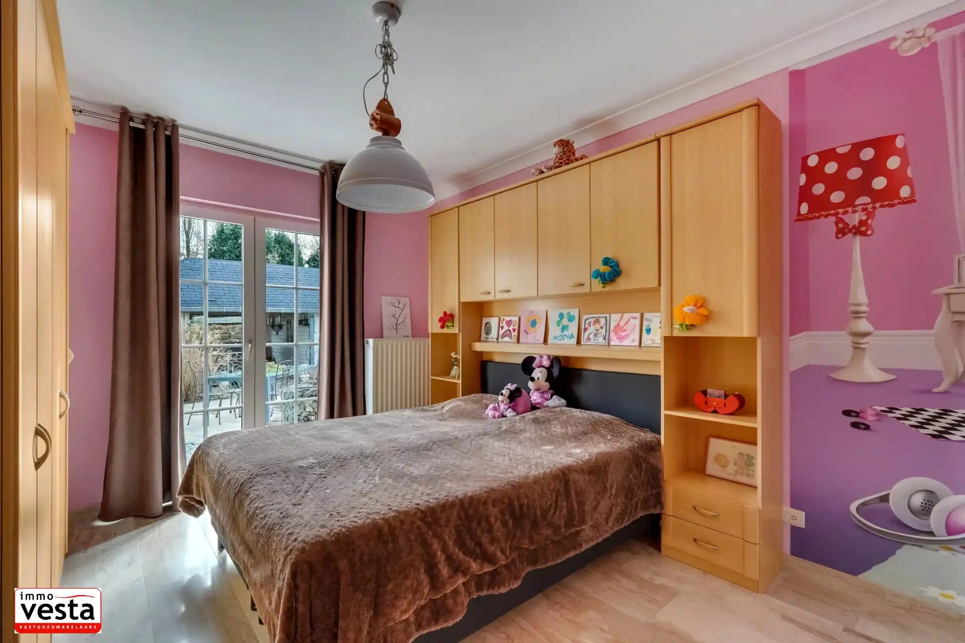 Ruime villa op een goede locatie foto 14