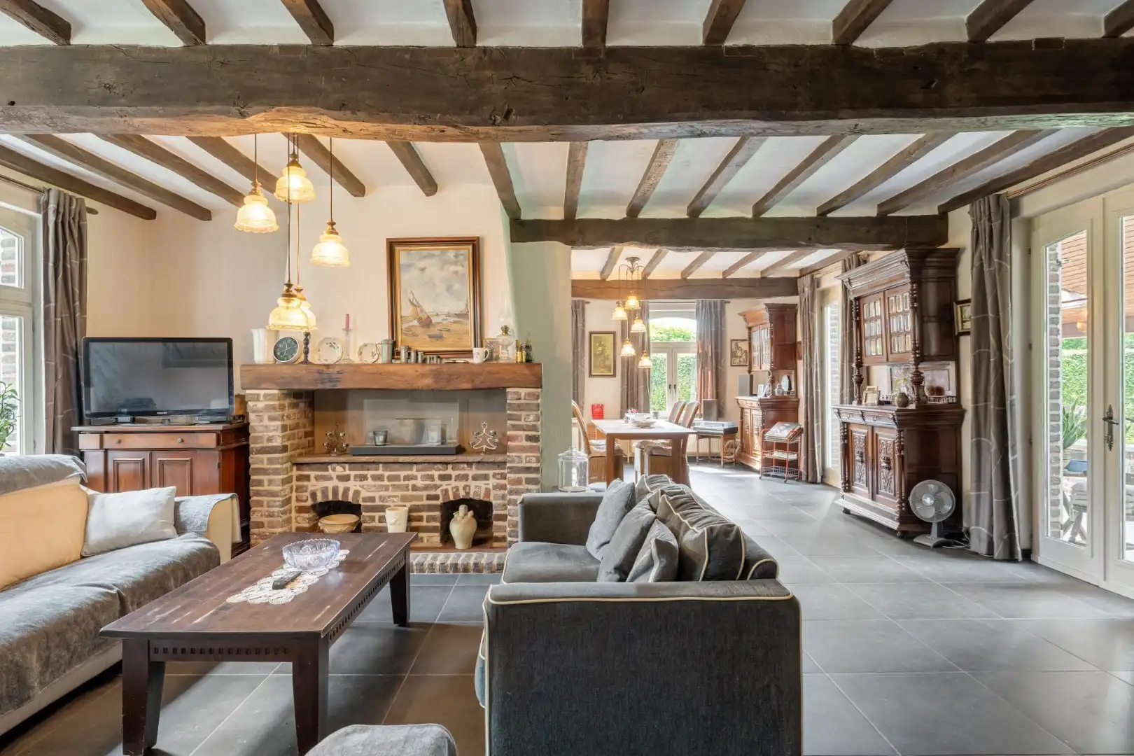 Ruim, karaktervol landhuis met parkachtige tuin op perceel van 16a29ca. foto 14