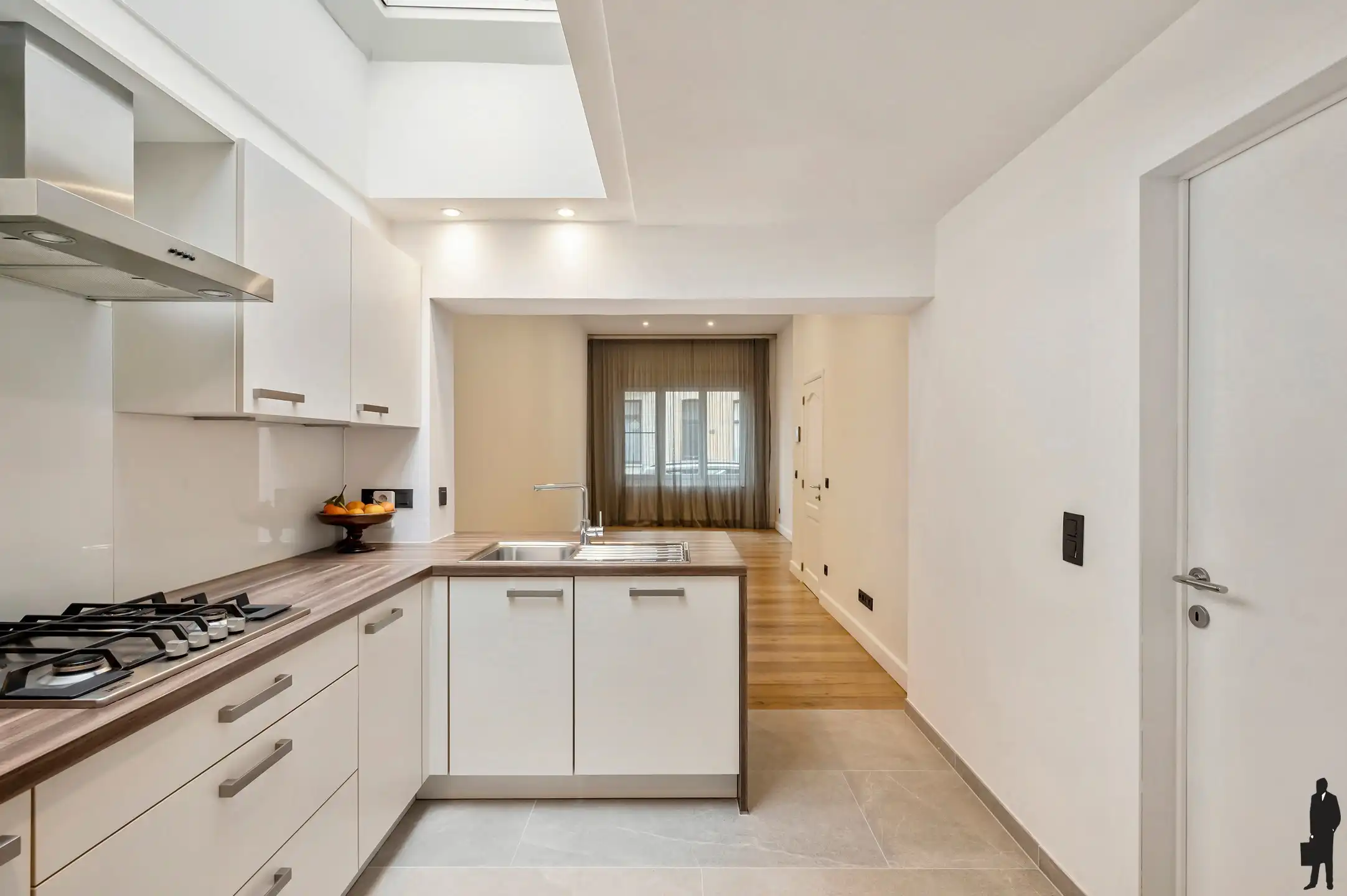 Volledig gerenoveerde woning met +3 slpk en 2 bad foto 2