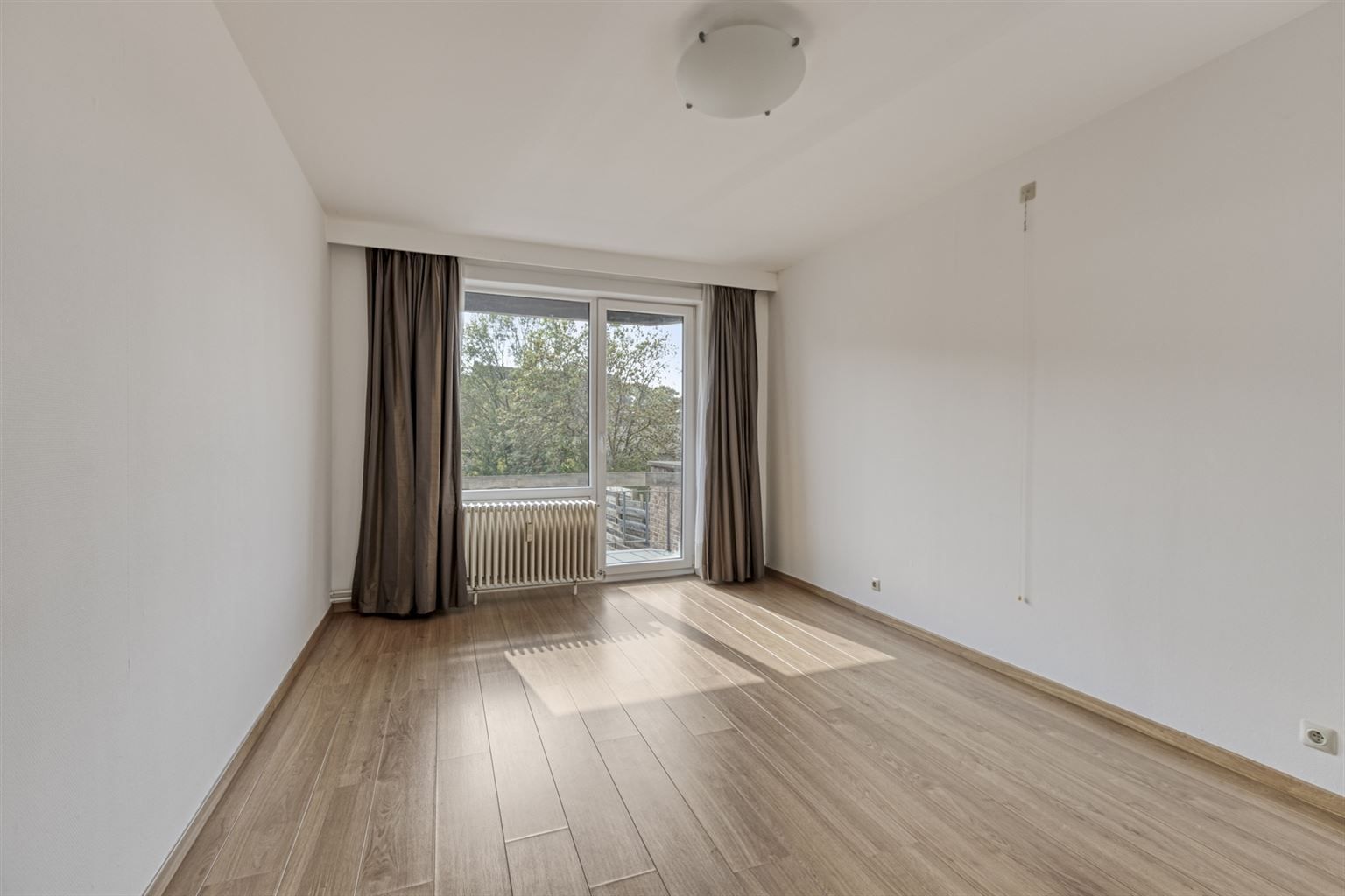 Prachtig ruim appartement met 3 slaapkamers en autostaanplaats gelegen in het hart van Maaseik.  foto 14