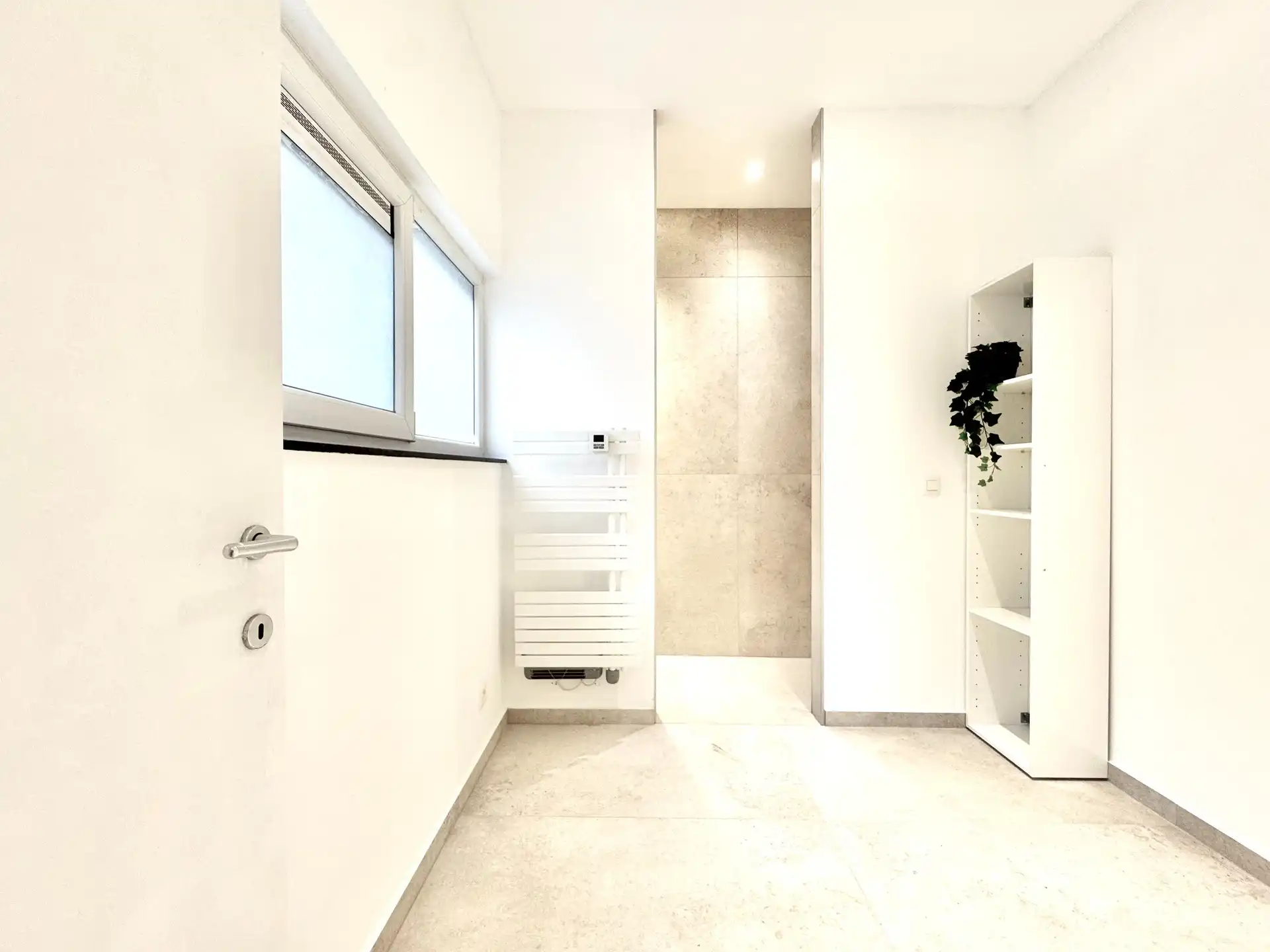 GELIJKVLOERS APPARTEMENT| 2 KAMERS | 1 PARKEERPLAATS | TERRAS foto 19