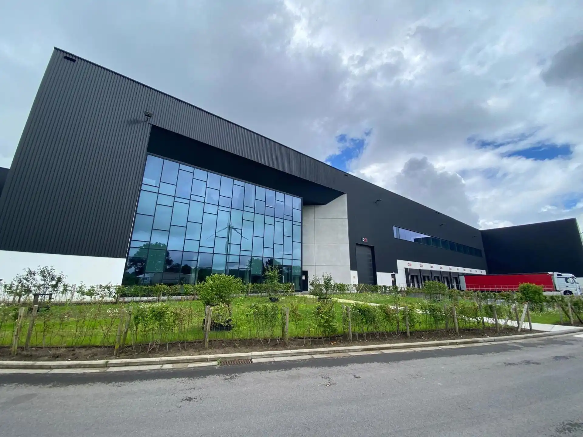 TE HUUR UNIT D foto {{pictureIndex}}