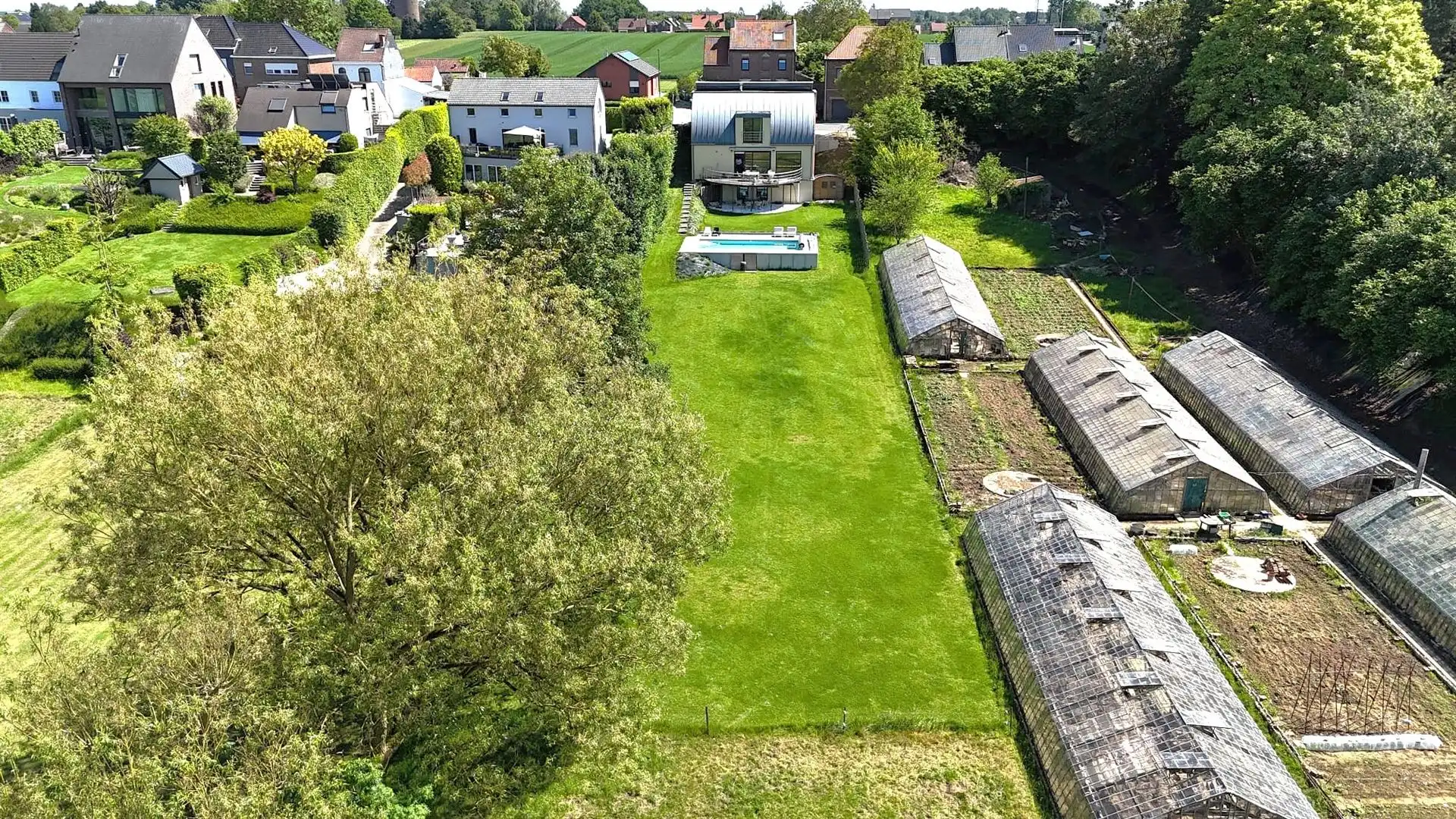 Unieke moderne split-levelvilla met zwembad op 17a83ca foto 40