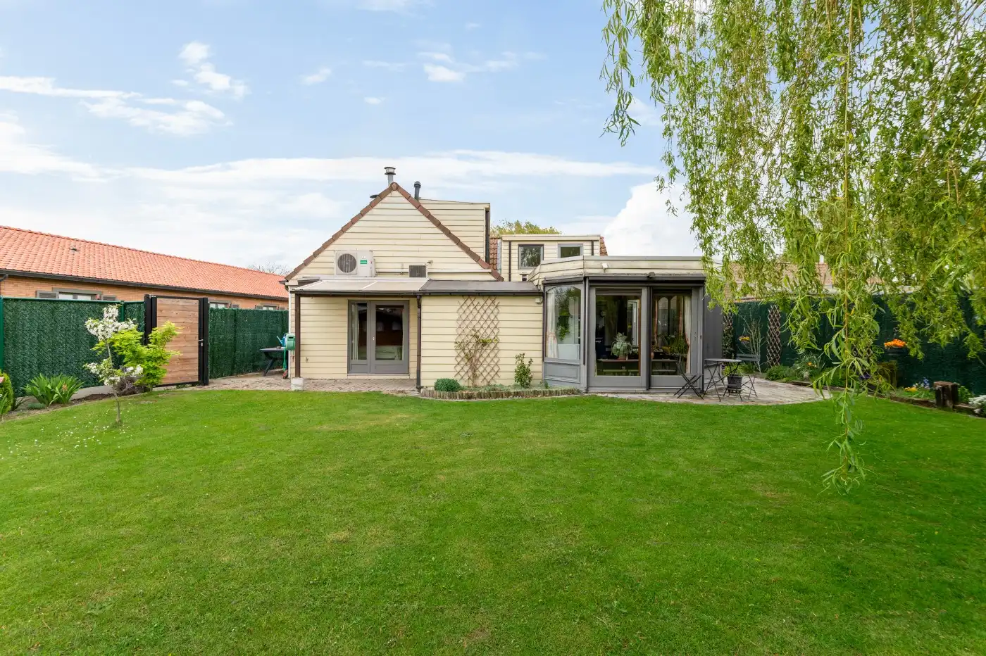 Top gelegen, charmante, vrijstaande woning met 3 slpk. en prachtige zuid-tuin foto 29