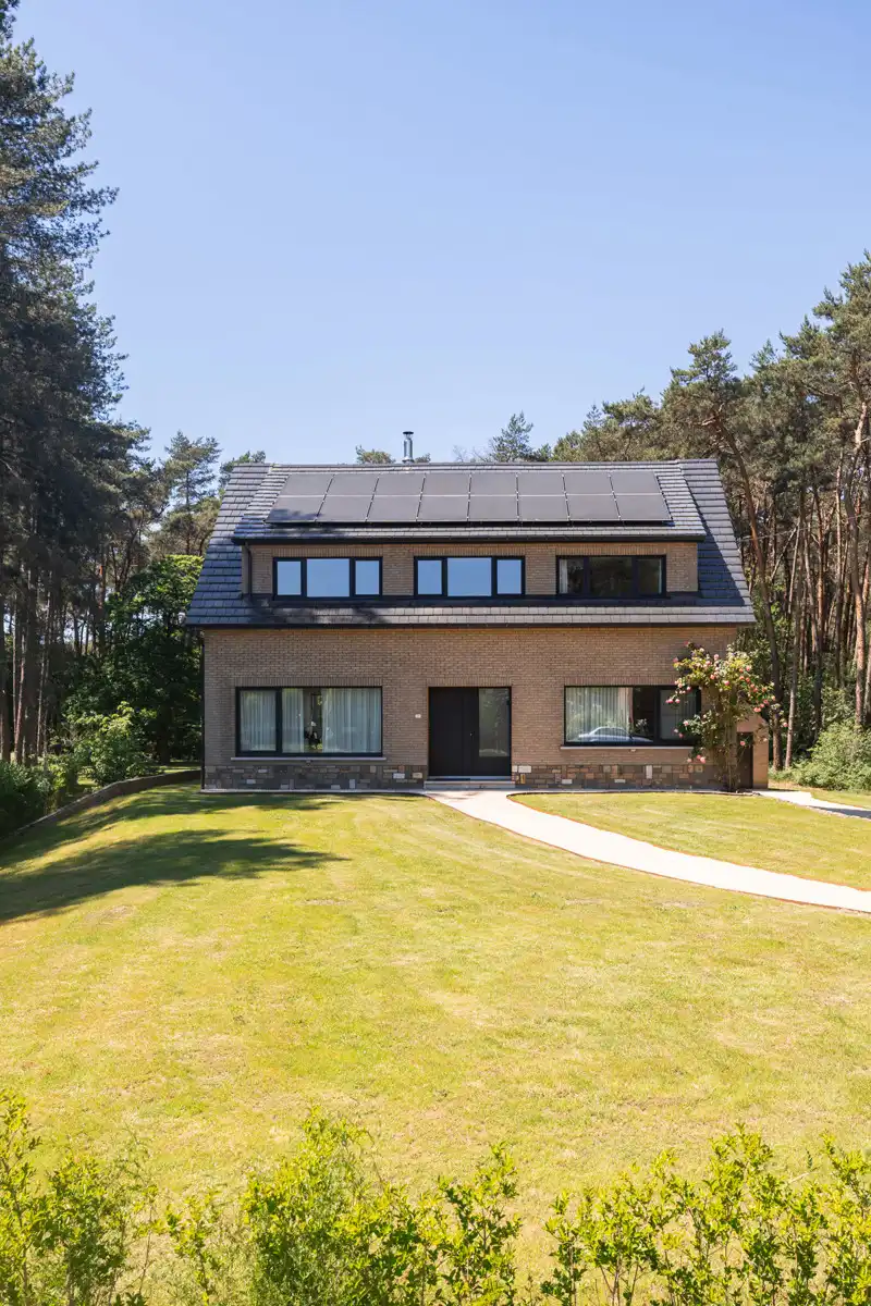 Buitenkans: gerenoveerde topwoning op prachtig perceel van 2.290 m² foto 2