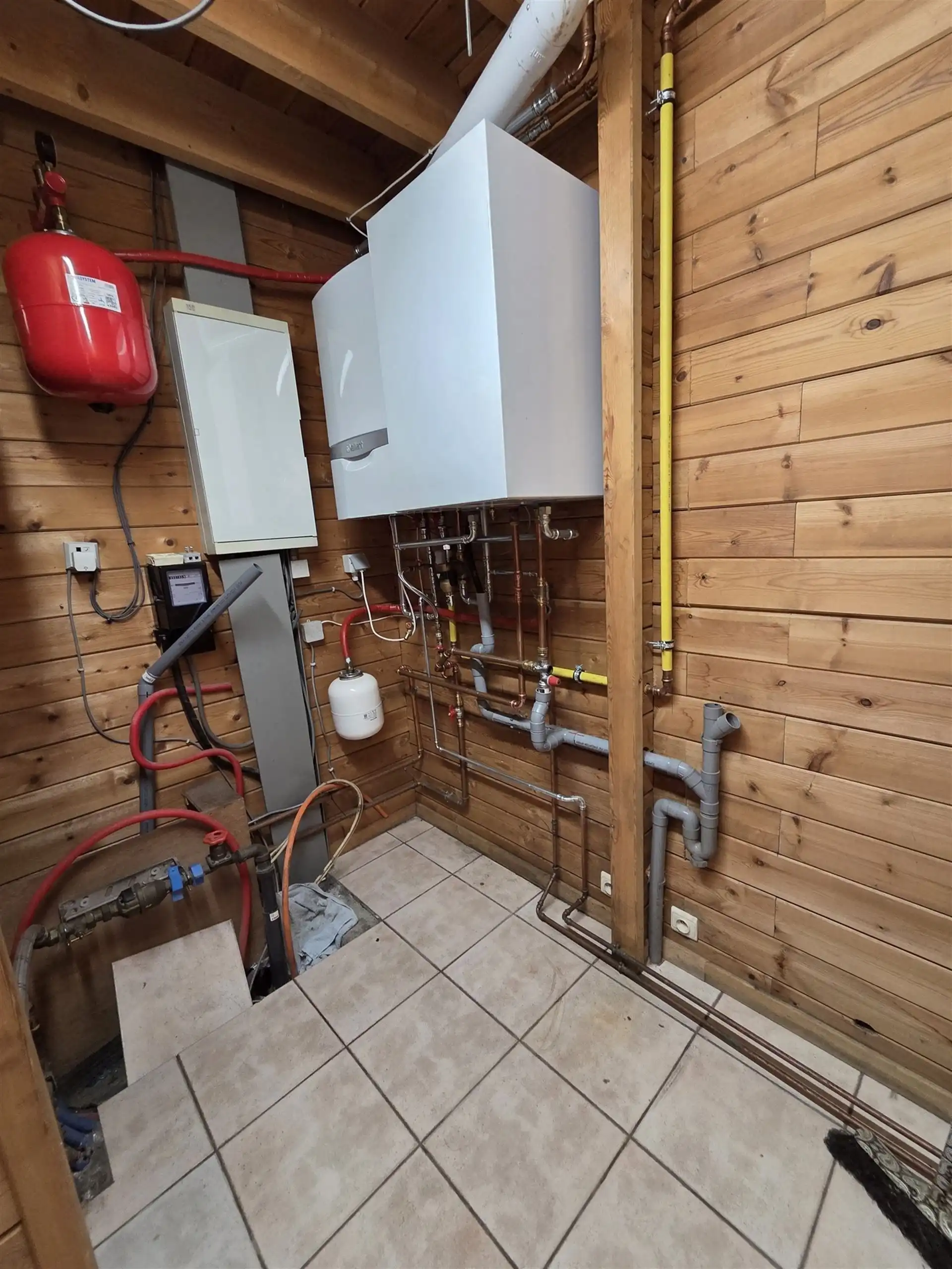 Instapklare woning, 5 slpk met groot bijgebouw van 112m² foto 15