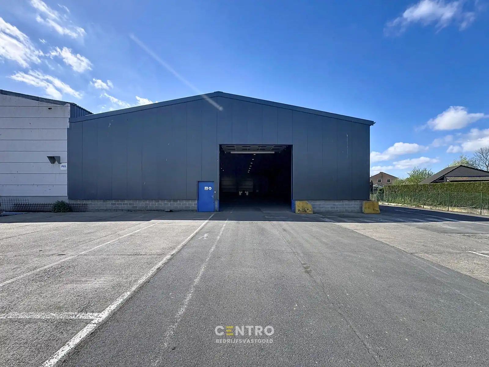 Geïsoleerd MAGAZIJN (1.000m²) te huur met mezzanine (85m² op industriezone te Zedelgem foto 8