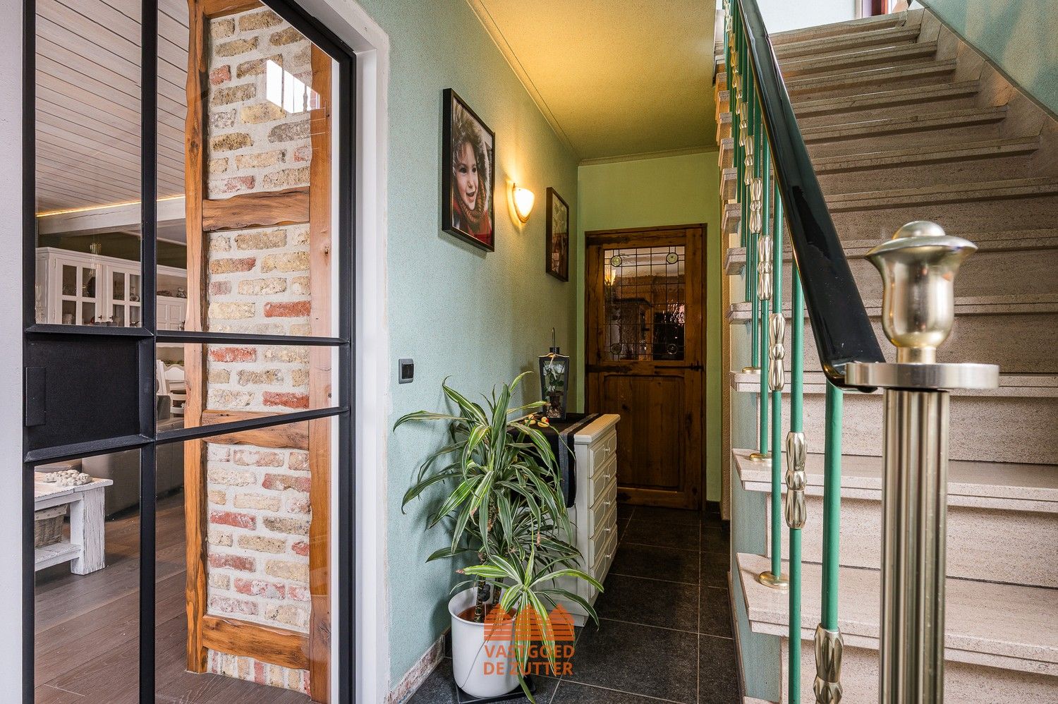 Unieke open bebouwing met functionele schrijnwerkerij op 1.376 m² foto 9