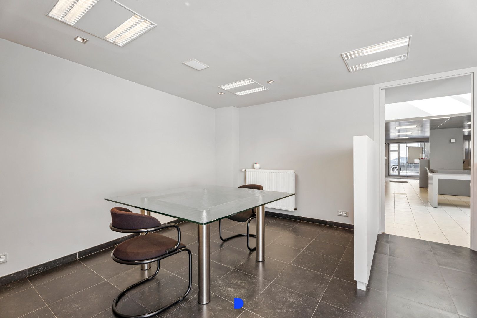 Instapklare kantoorruimte met appartement centrum Meulebeke foto 8