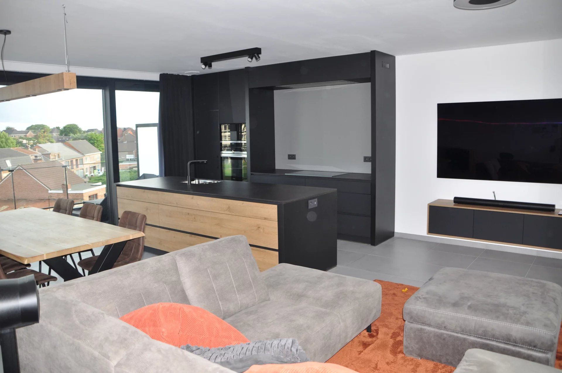 UNIEK EN ZEER KWALITATIEF PENTHOUSE MET TWEE SLPK'S EN TWEE TERRASSEN NABIJ CENTRUM TONGEREN foto 6