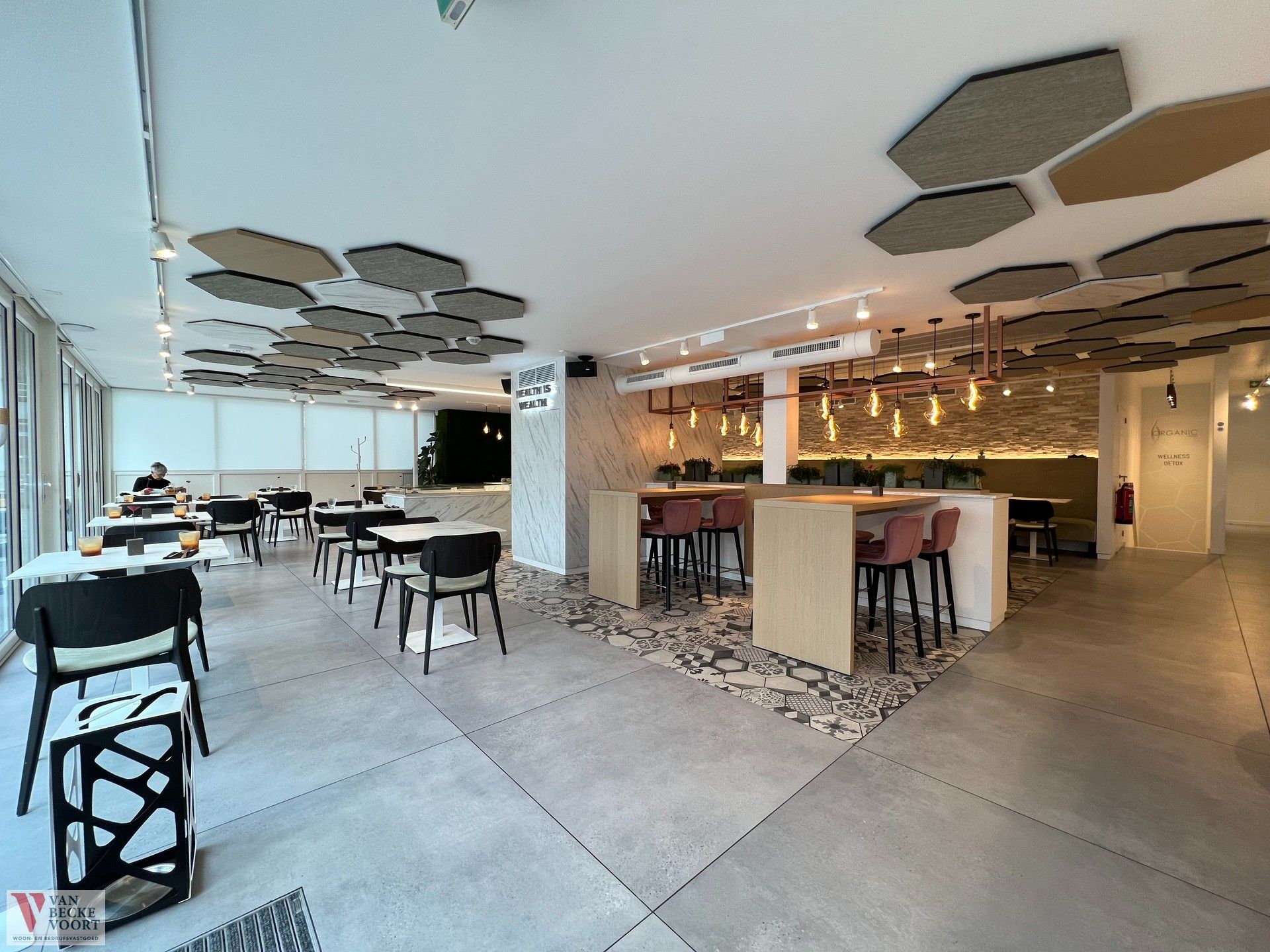 Exclusieve opbrengsteigendom 216m² foto {{pictureIndex}}