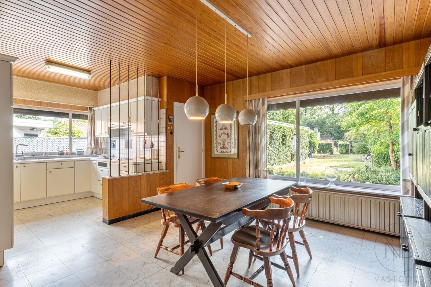 Ruime gezinswoning met 4 slaapkamers op een perceel van 8a 40ca! foto 7