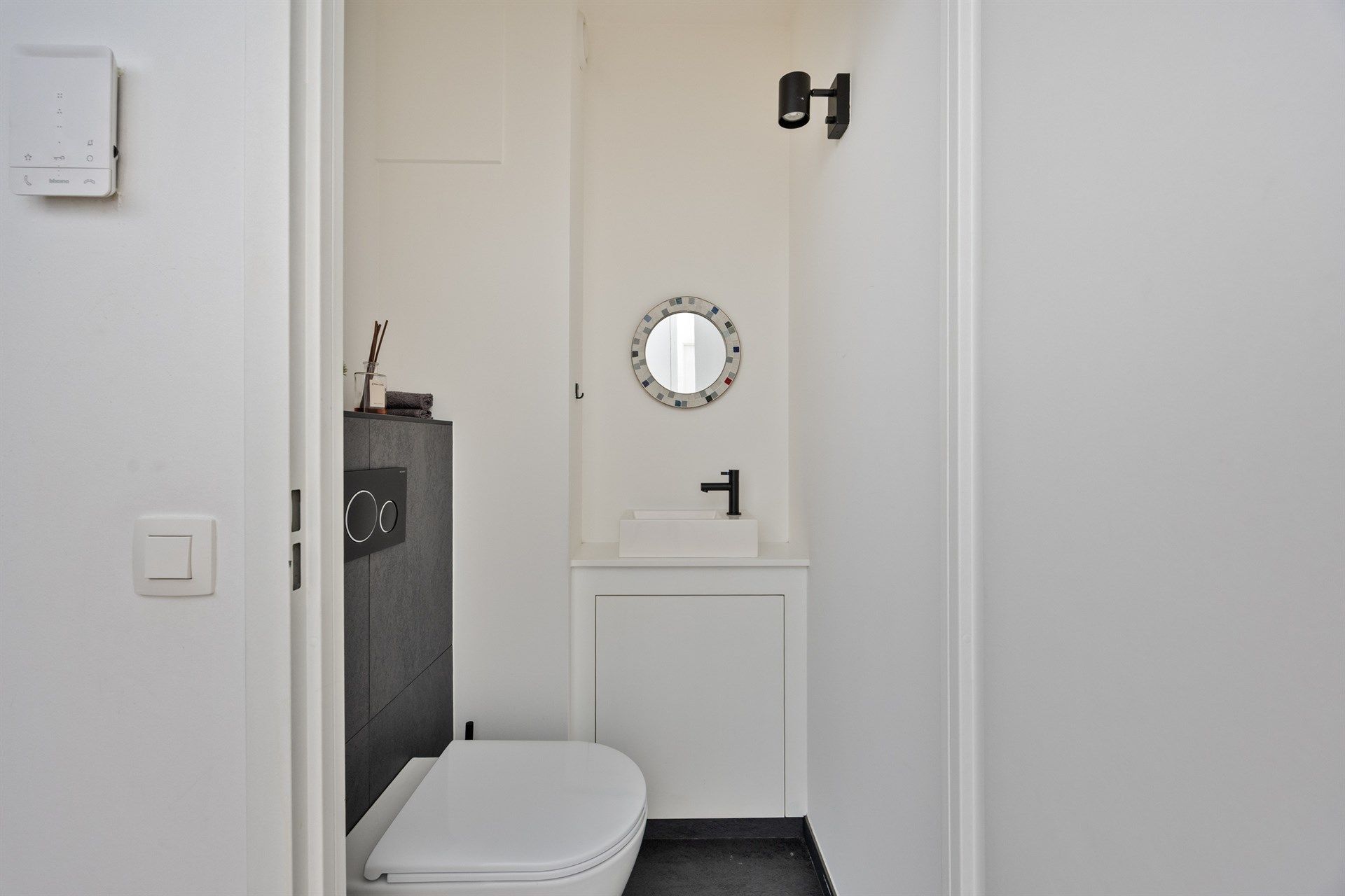 Gerenoveerd appartement met één slaapkamer te koop te Borgerhout foto 16