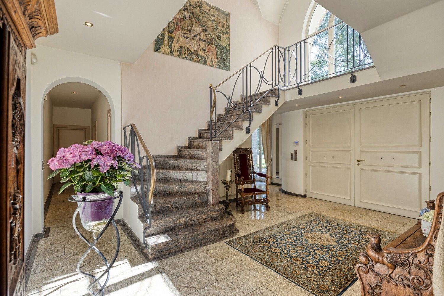 Exclusieve, royale villa in prestigieuze villawijk te Maasmechelen foto 6
